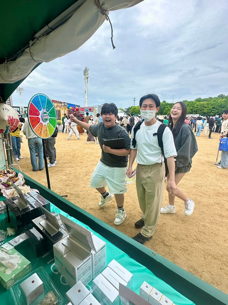 VIETNAM Festival at Osakajo gallery